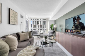 Designer Condo King Bed Free Parking